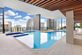 Lamour Ocean View Apartment II in Casino Broadbeach - free parking-195cm